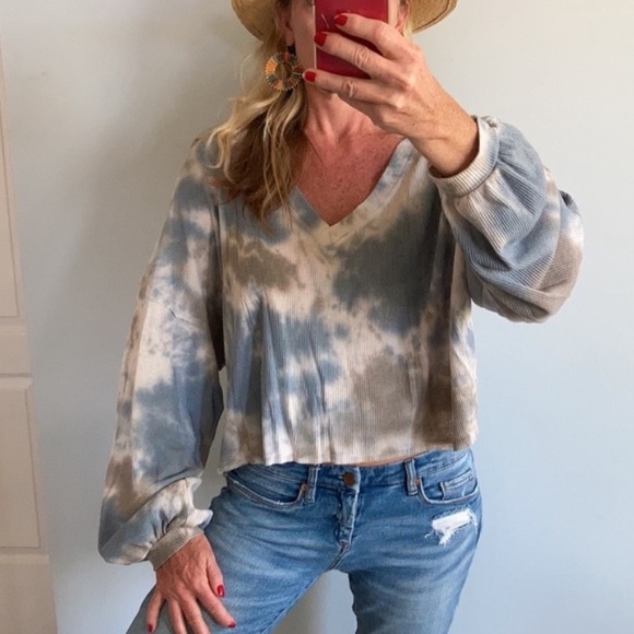 Tops - Cropped, Blue & Grey Tie Dye Top